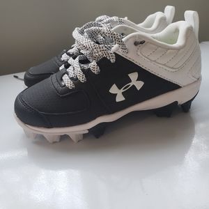 Toddler baseball cleats